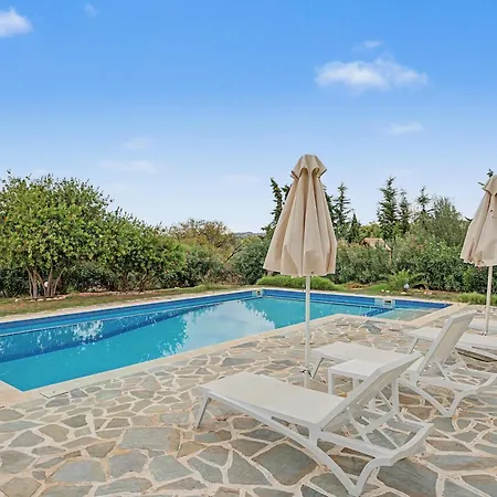 Villa Almira